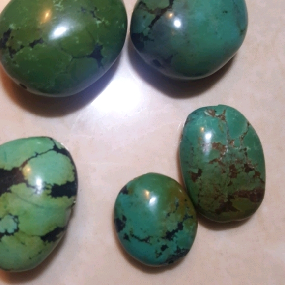 6 drilled real turquoise beads - Picture 5 of 8